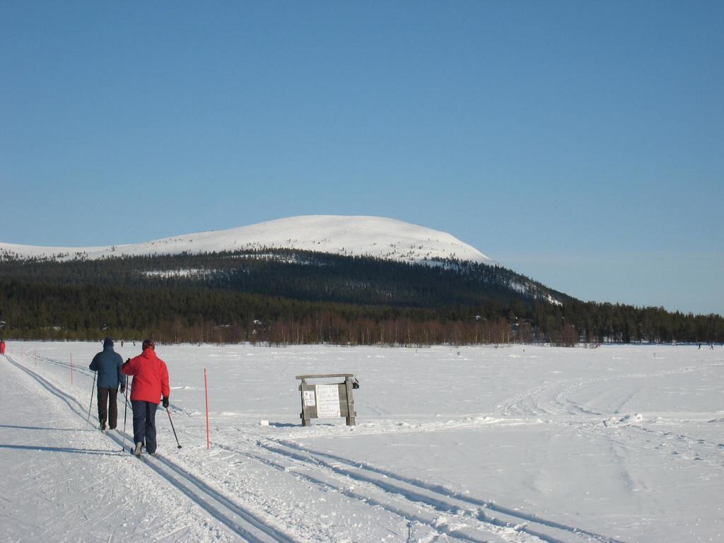 迷失小屋旅馆 Äkäslompolo 外观 照片